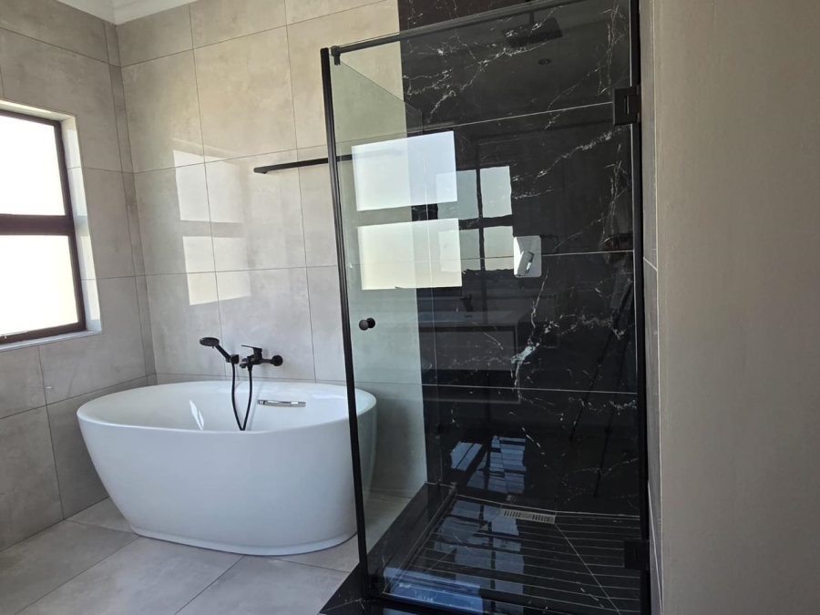 4 Bedroom Property for Sale in Zambezi Manor Lifestyle Estate Gauteng