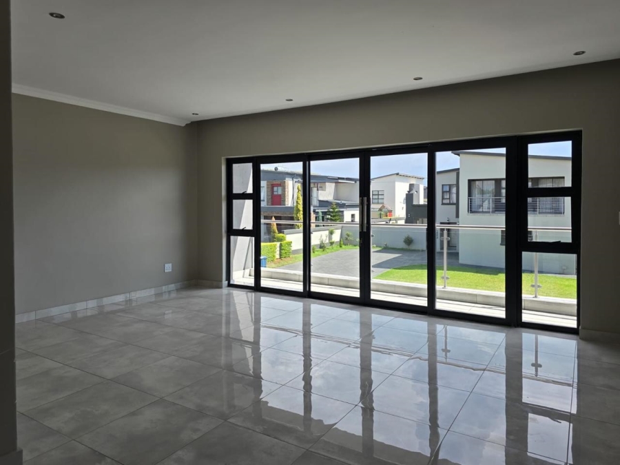 4 Bedroom Property for Sale in Zambezi Manor Lifestyle Estate Gauteng