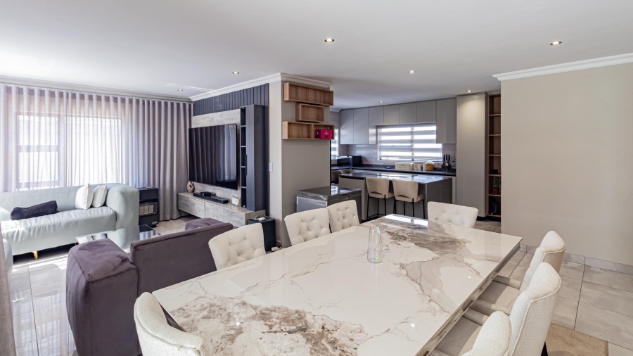4 Bedroom Property for Sale in Zambezi Manor Lifestyle Estate Gauteng