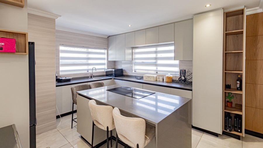 4 Bedroom Property for Sale in Zambezi Manor Lifestyle Estate Gauteng