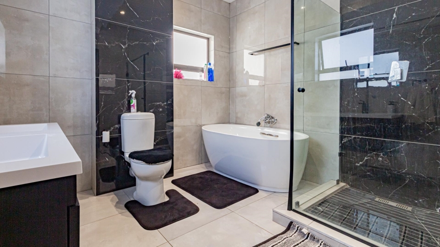 4 Bedroom Property for Sale in Zambezi Manor Lifestyle Estate Gauteng