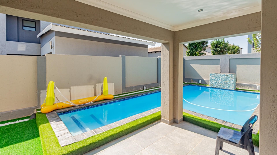 4 Bedroom Property for Sale in Zambezi Manor Lifestyle Estate Gauteng