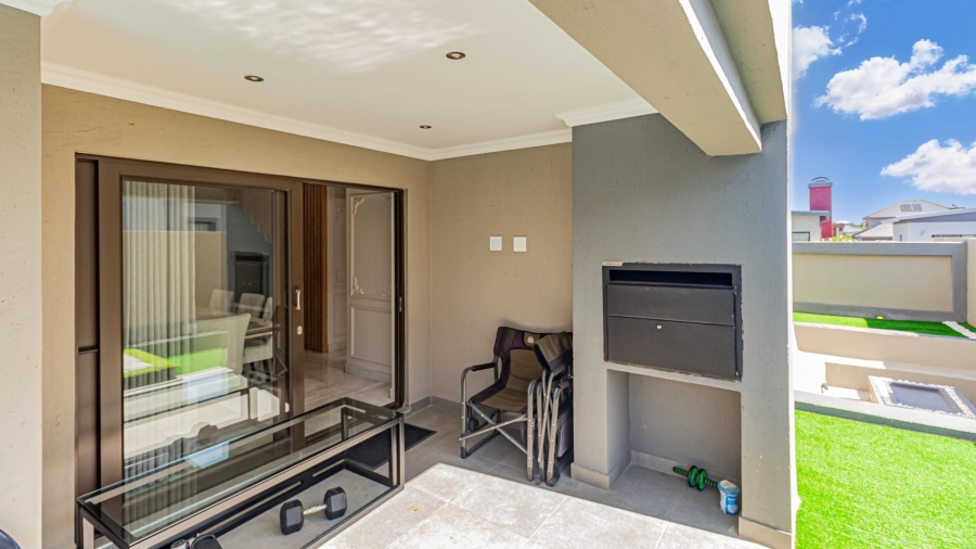 4 Bedroom Property for Sale in Zambezi Manor Lifestyle Estate Gauteng