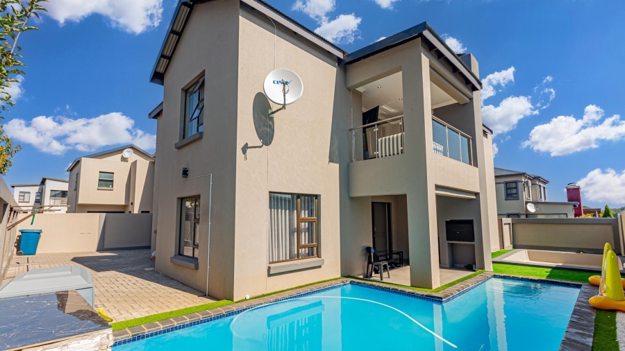 4 Bedroom Property for Sale in Zambezi Manor Lifestyle Estate Gauteng