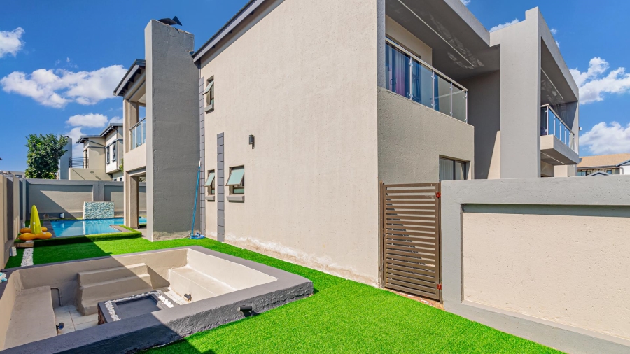 4 Bedroom Property for Sale in Zambezi Manor Lifestyle Estate Gauteng