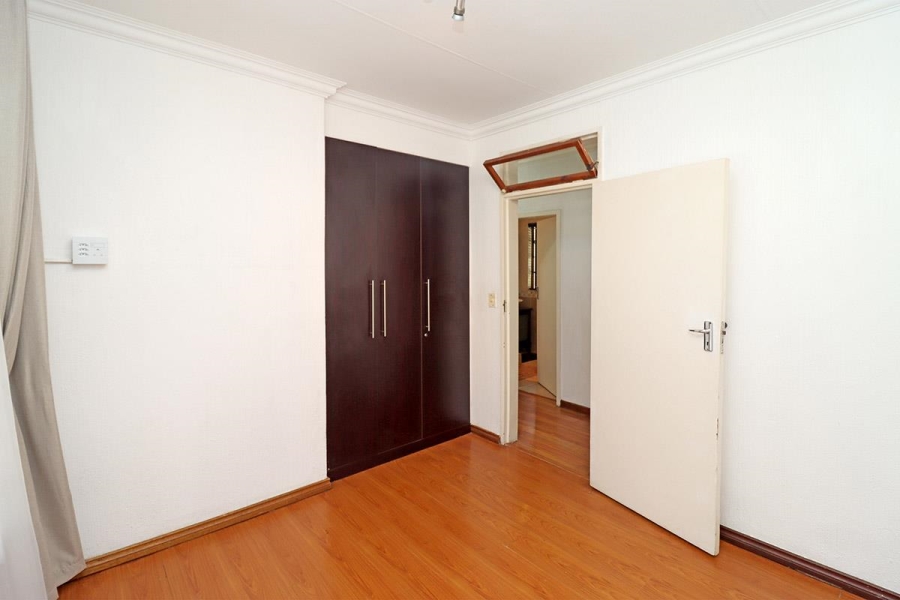 To Let 6 Bedroom Property for Rent in Buccleuch Gauteng