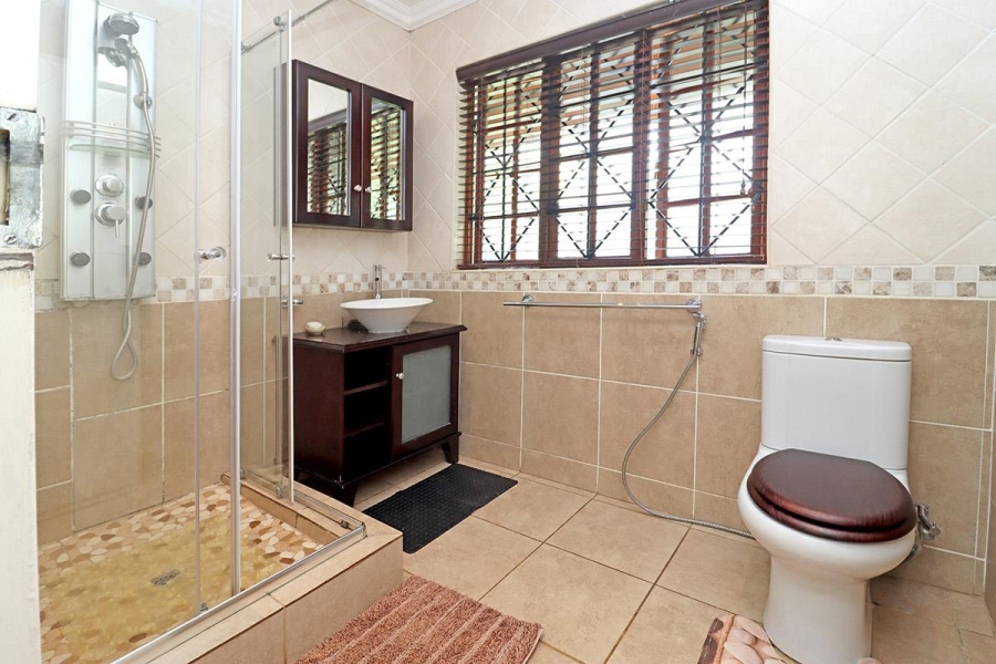 To Let 6 Bedroom Property for Rent in Buccleuch Gauteng