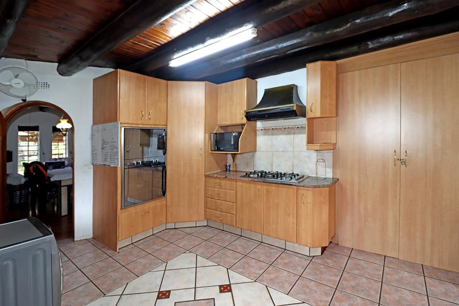 To Let 6 Bedroom Property for Rent in Buccleuch Gauteng