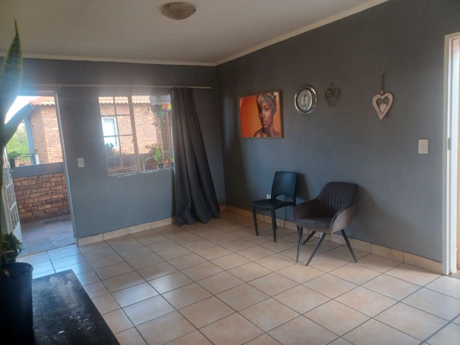 2 Bedroom Property for Sale in Andeon Gauteng