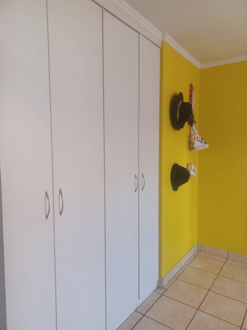 2 Bedroom Property for Sale in Andeon Gauteng