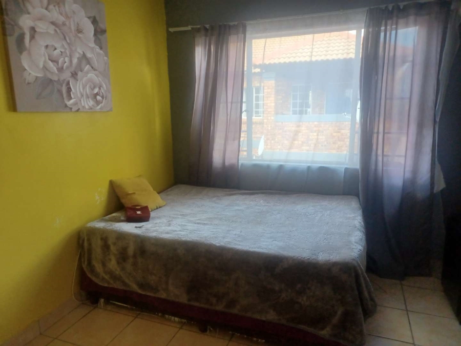2 Bedroom Property for Sale in Andeon Gauteng