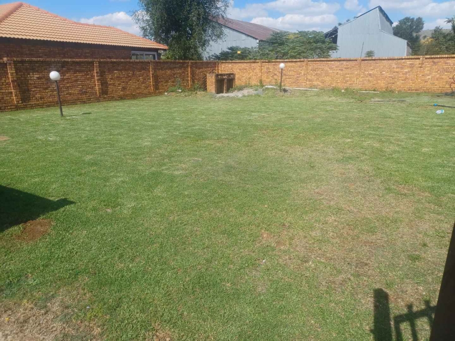 2 Bedroom Property for Sale in Andeon Gauteng