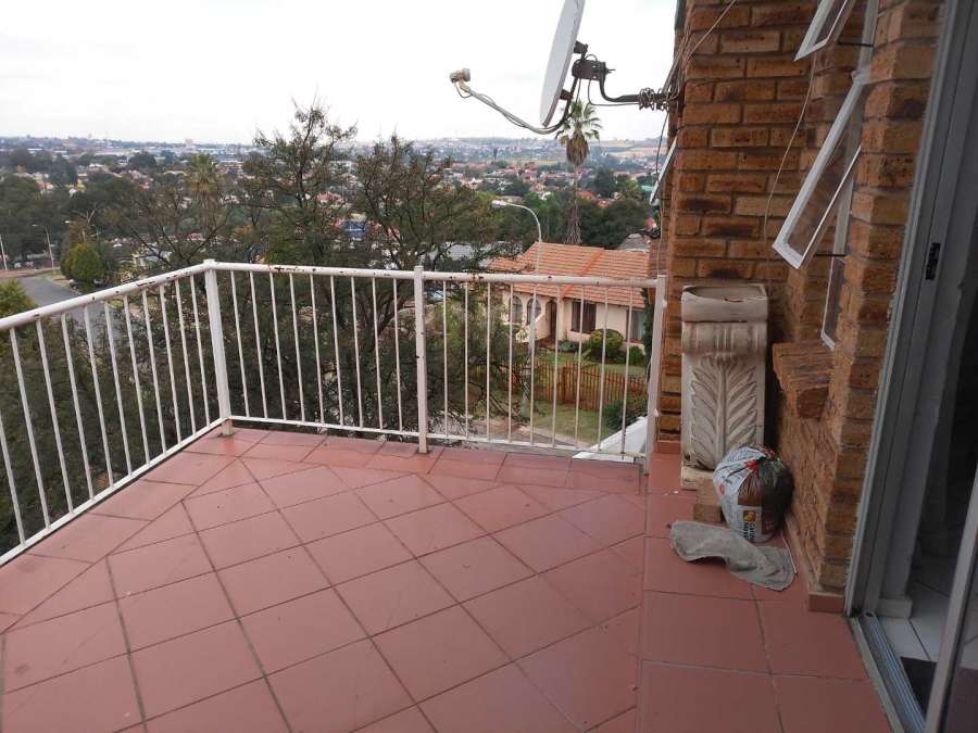 2 Bedroom Property for Sale in Groblerpark Ext 9 Gauteng