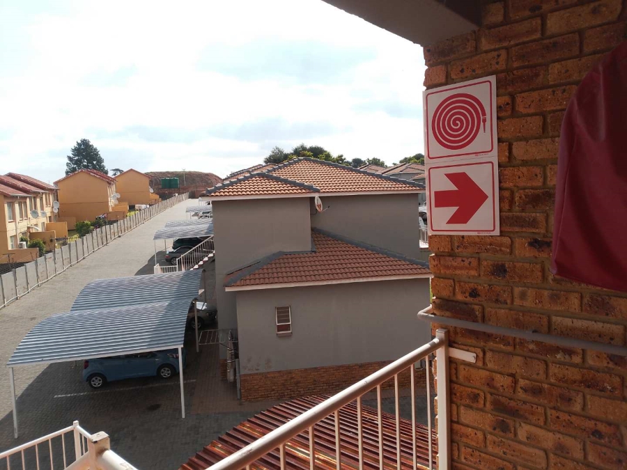 2 Bedroom Property for Sale in Groblerpark Ext 9 Gauteng