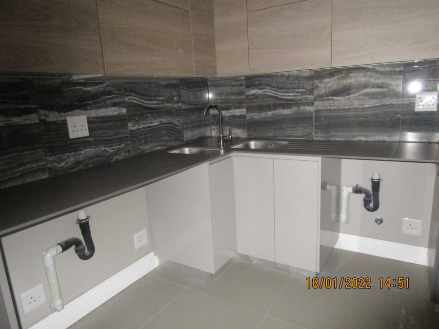 To Let 3 Bedroom Property for Rent in Rosebank Gauteng