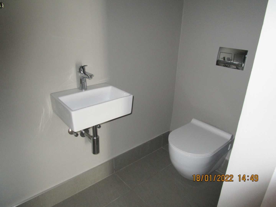 To Let 3 Bedroom Property for Rent in Rosebank Gauteng