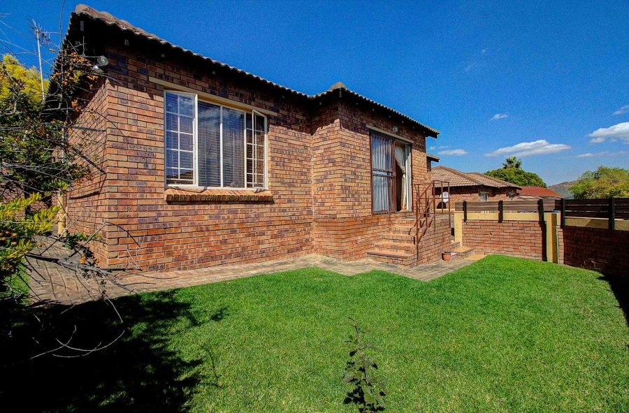 2 Bedroom Property for Sale in Honeydew Manor Gauteng