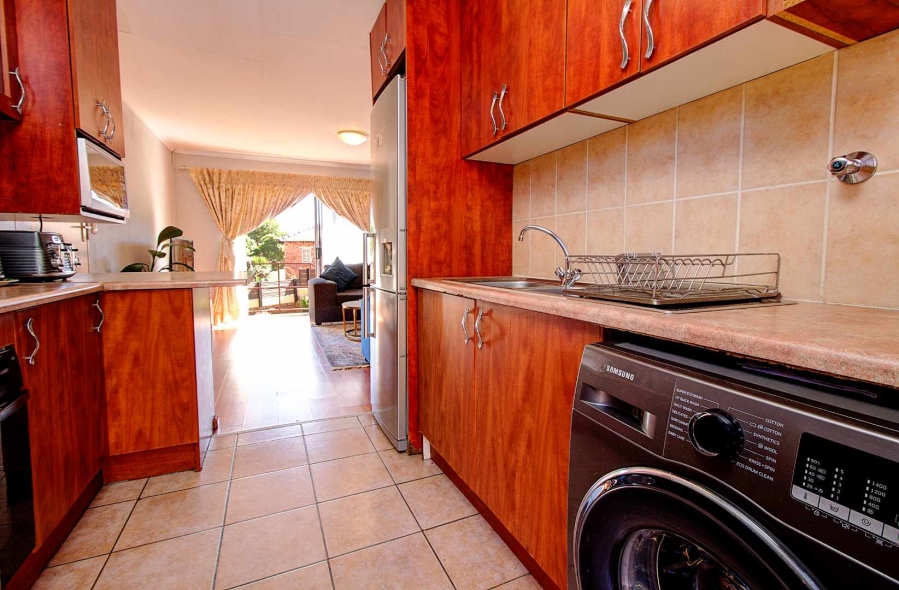 2 Bedroom Property for Sale in Honeydew Manor Gauteng