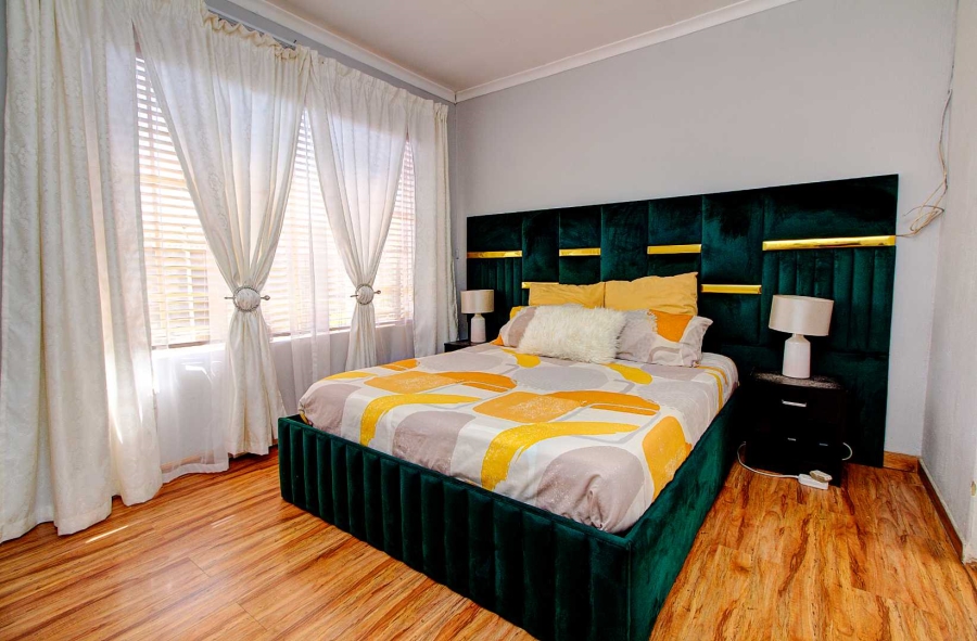 2 Bedroom Property for Sale in Honeydew Manor Gauteng