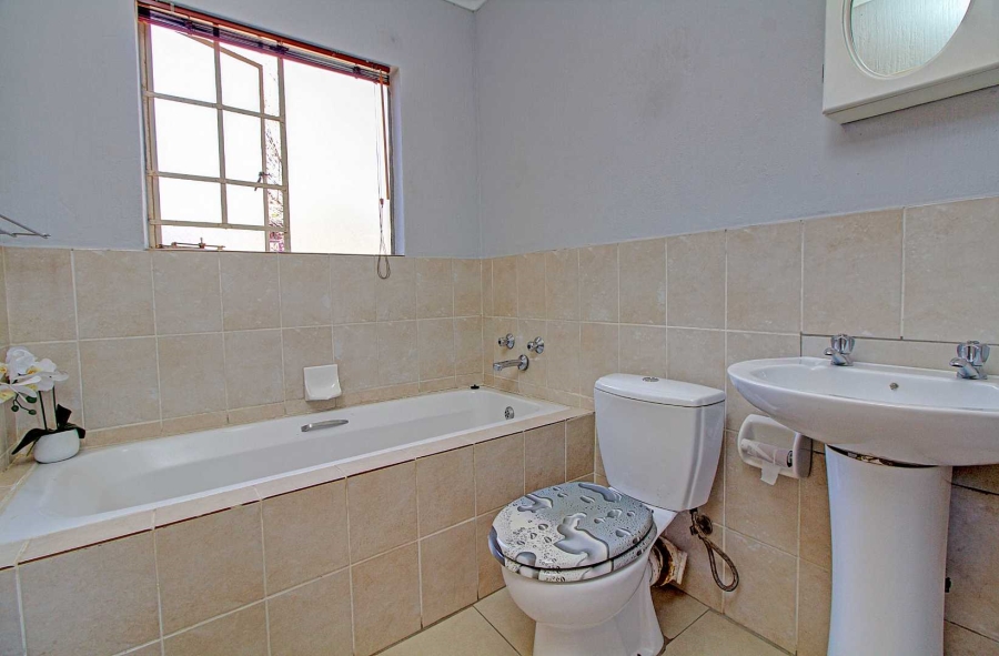 2 Bedroom Property for Sale in Honeydew Manor Gauteng