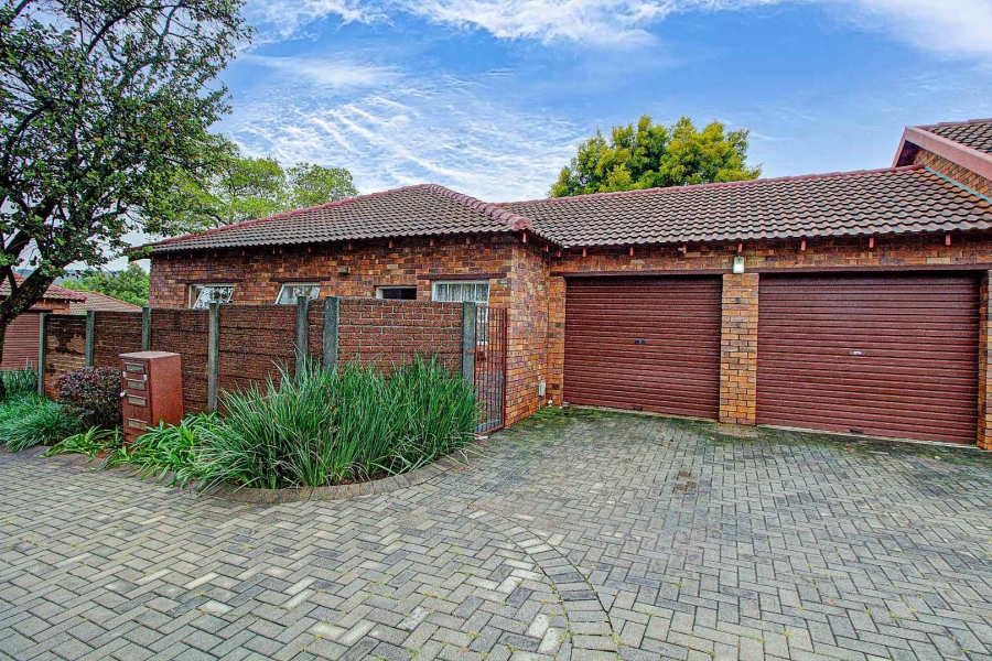 2 Bedroom Property for Sale in Weltevreden Park Gauteng