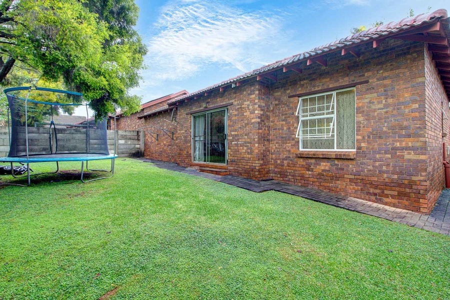 2 Bedroom Property for Sale in Weltevreden Park Gauteng