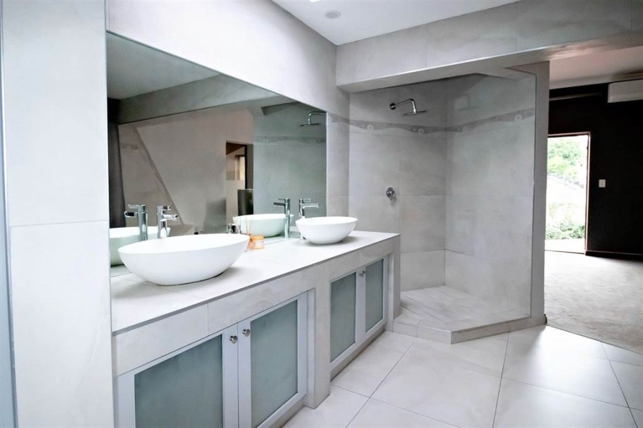 To Let 5 Bedroom Property for Rent in Hurlingham Gauteng