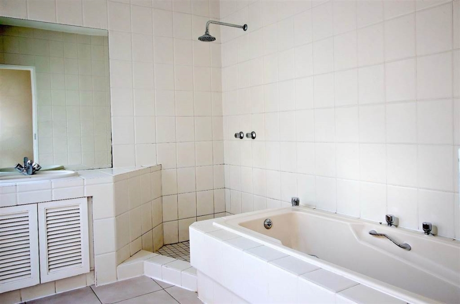 To Let 5 Bedroom Property for Rent in Hurlingham Gauteng