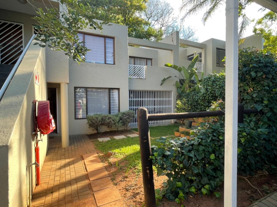To Let 2 Bedroom Property for Rent in Illovo Gauteng