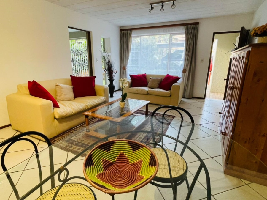 To Let 2 Bedroom Property for Rent in Illovo Gauteng