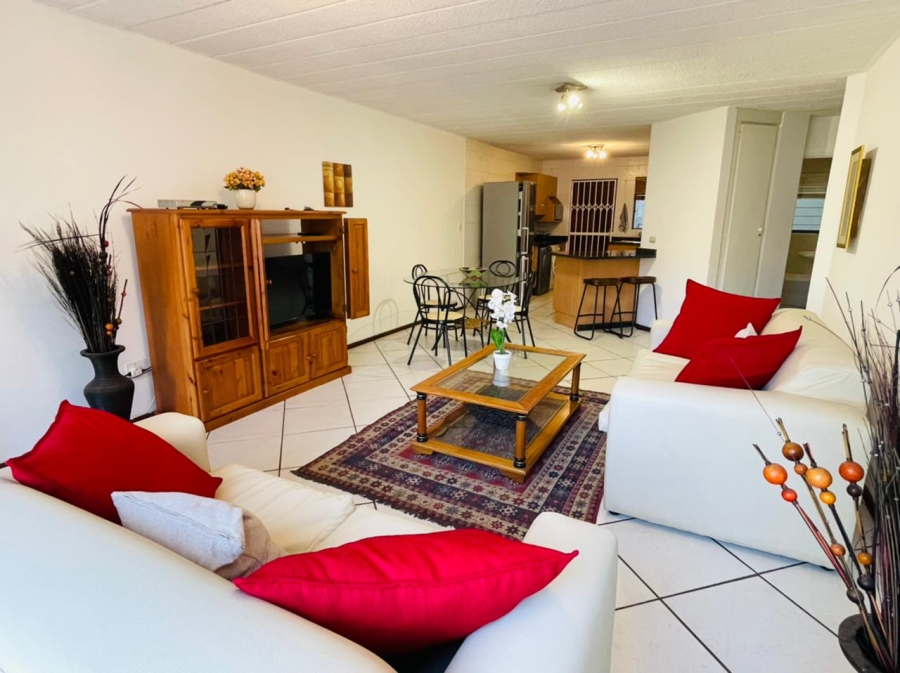 To Let 2 Bedroom Property for Rent in Illovo Gauteng