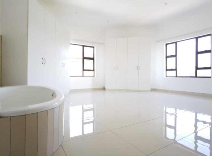 6 Bedroom Property for Sale in Summerset Gauteng