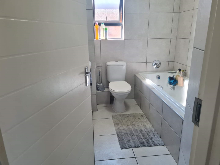 3 Bedroom Property for Sale in Ravenswood Gauteng