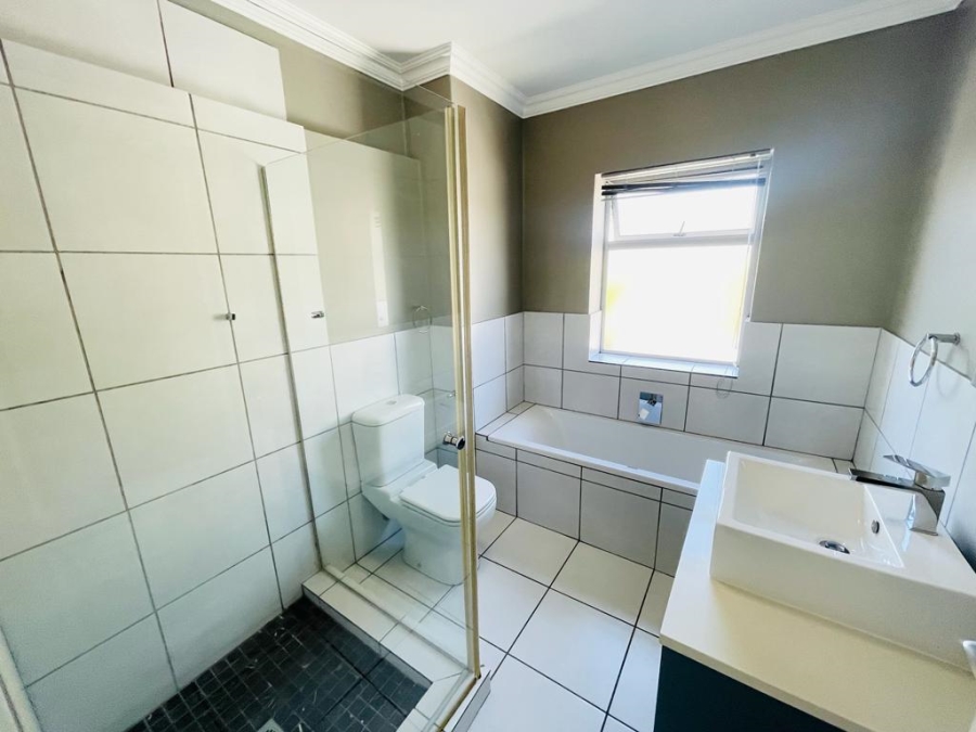 To Let 2 Bedroom Property for Rent in Wendywood Gauteng