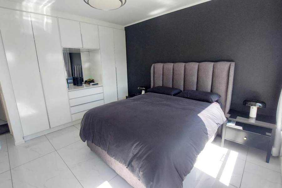 2 Bedroom Property for Sale in Bryanston Gauteng