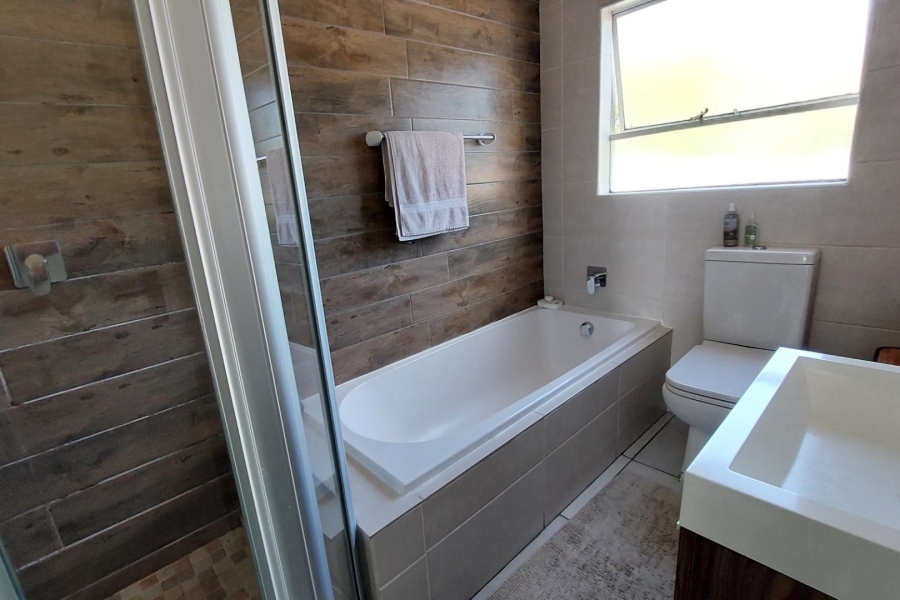 2 Bedroom Property for Sale in Bryanston Gauteng