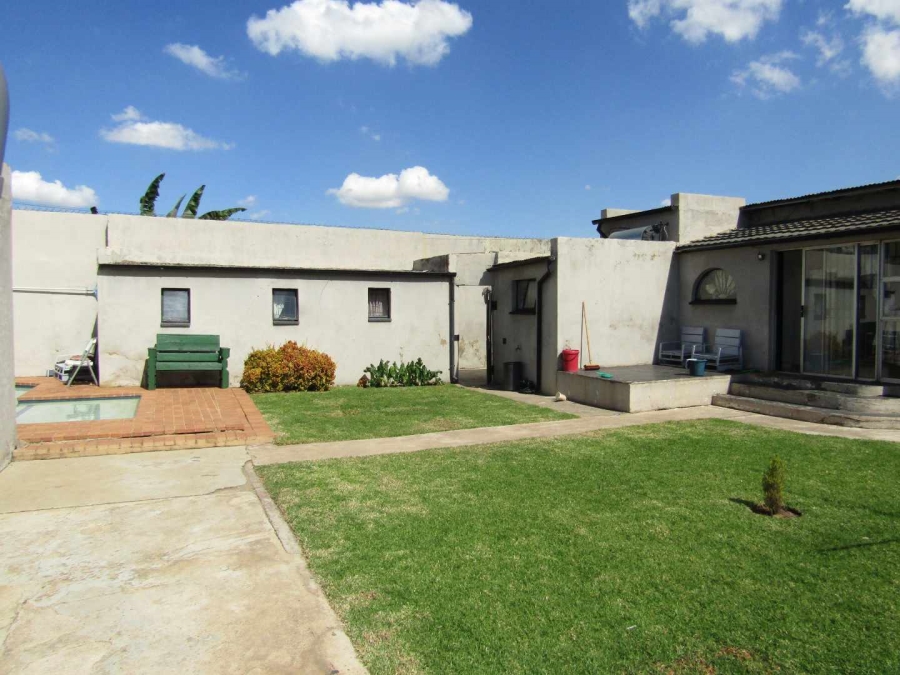 5 Bedroom Property for Sale in Brixton Gauteng