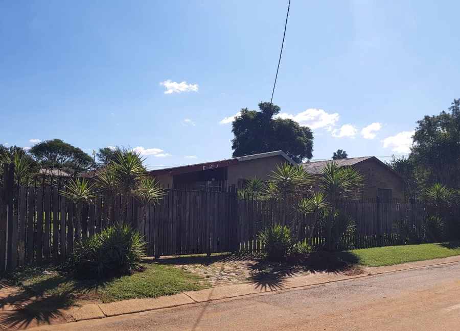 4 Bedroom Property for Sale in East Lynne Gauteng