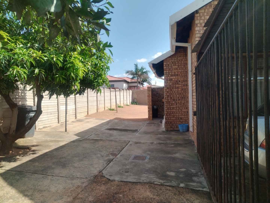 3 Bedroom Property for Sale in Soshanguve DD Gauteng