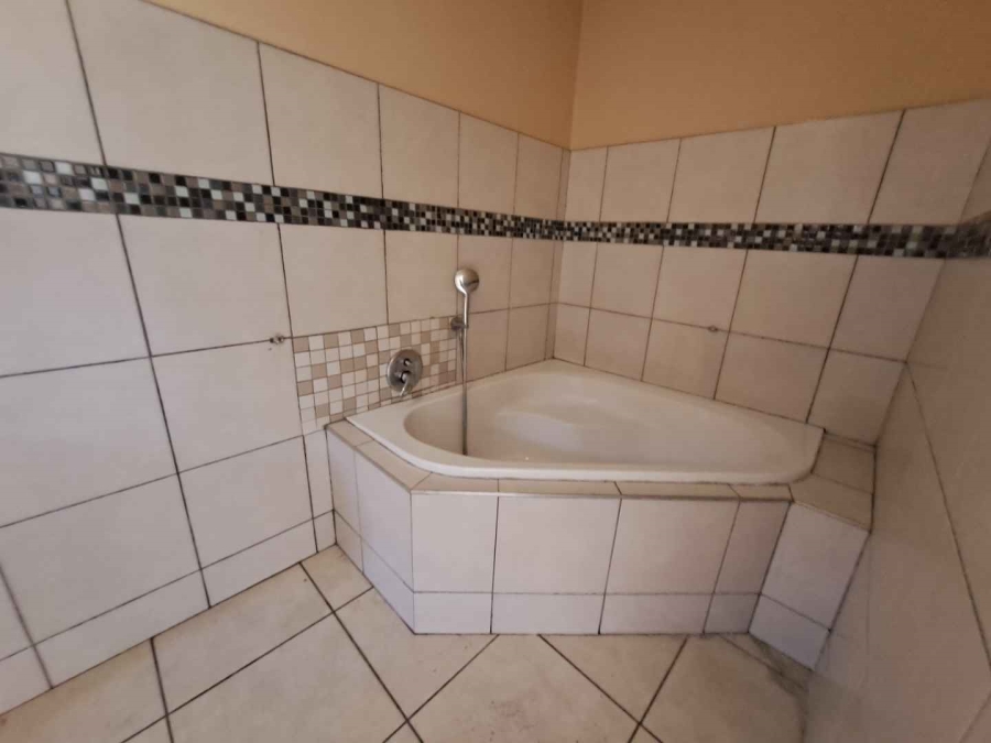 To Let 2 Bedroom Property for Rent in The Reeds Gauteng