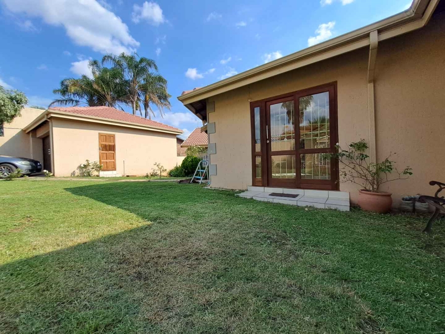 To Let 2 Bedroom Property for Rent in The Reeds Gauteng