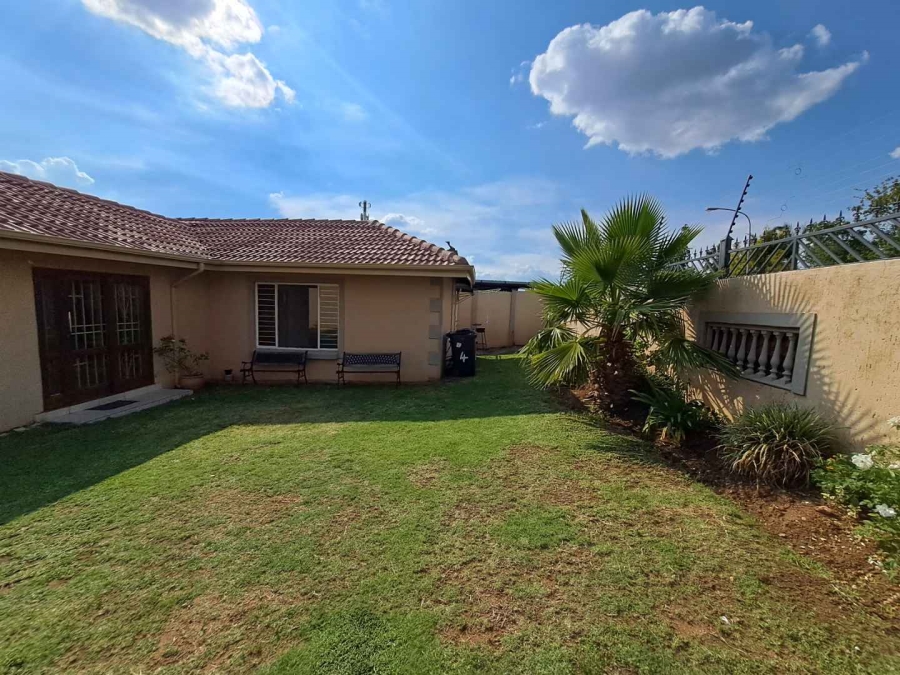 To Let 2 Bedroom Property for Rent in The Reeds Gauteng