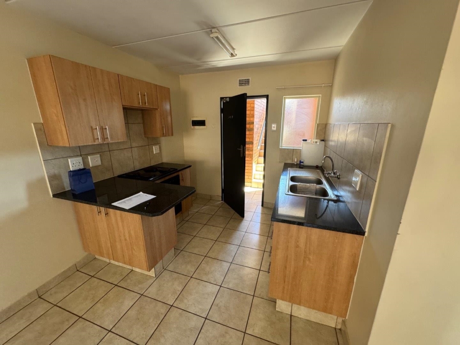 To Let 2 Bedroom Property for Rent in Olympus Gauteng
