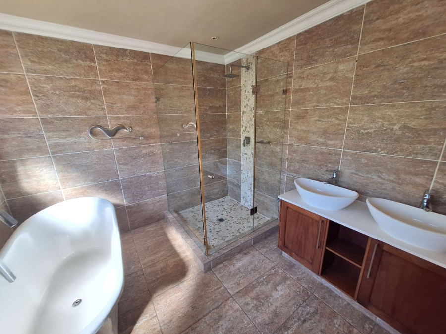 To Let 3 Bedroom Property for Rent in Douglasdale Gauteng