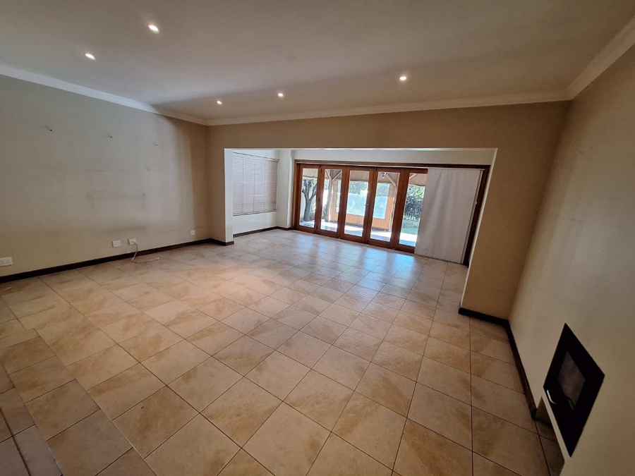 To Let 3 Bedroom Property for Rent in Douglasdale Gauteng