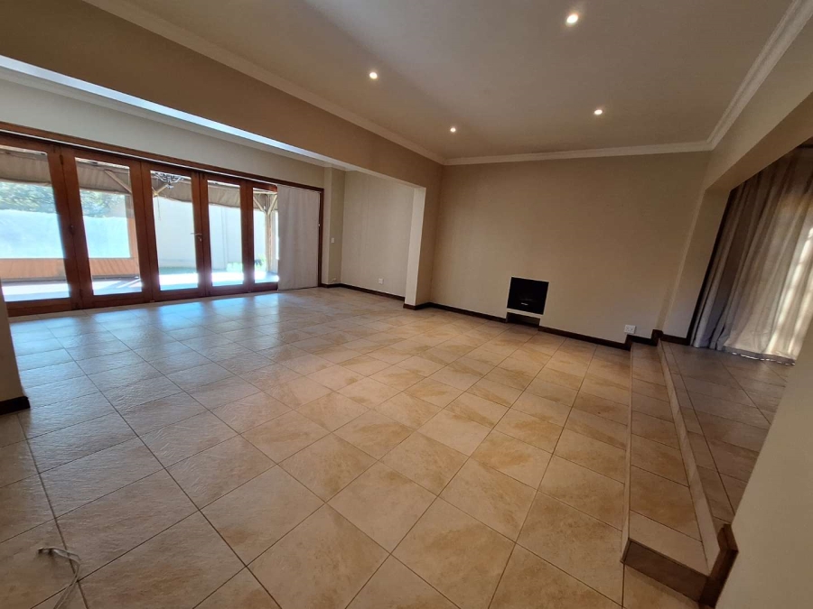 To Let 3 Bedroom Property for Rent in Douglasdale Gauteng