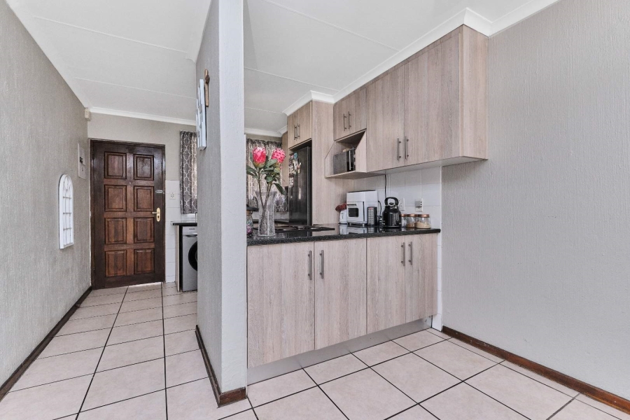 2 Bedroom Property for Sale in Little Falls Gauteng