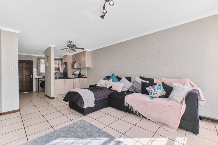 2 Bedroom Property for Sale in Little Falls Gauteng