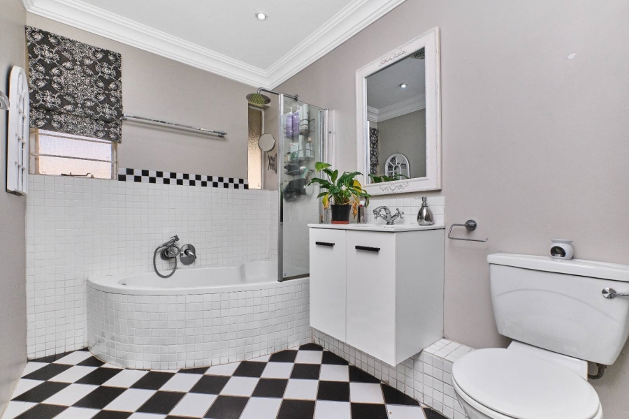2 Bedroom Property for Sale in Little Falls Gauteng