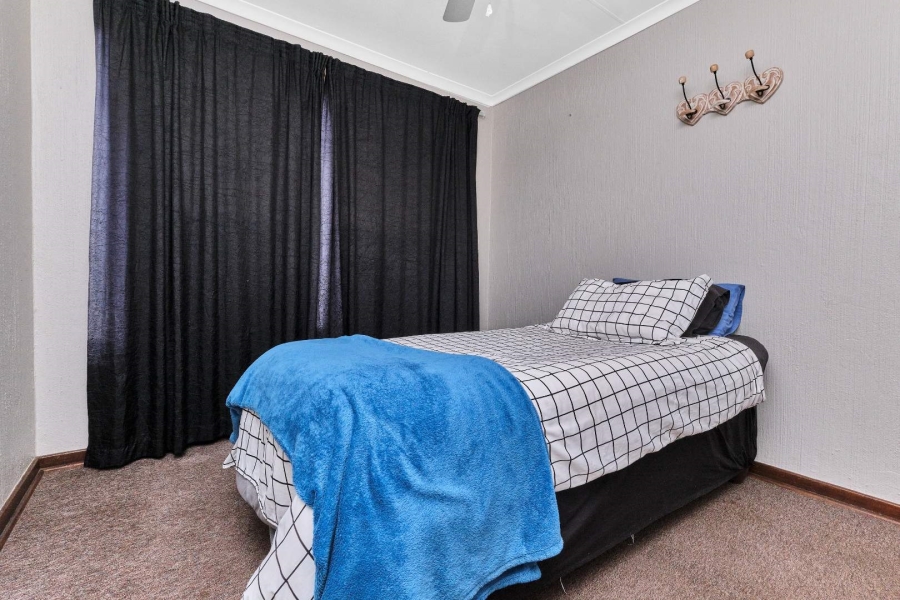 2 Bedroom Property for Sale in Little Falls Gauteng